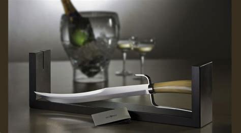 Si è offeso per qualche battuta, non ci sono più ironia e affetto, ma una paura latente. Coltelleria Del Ben Sciabola champagne bufalo biondo ...