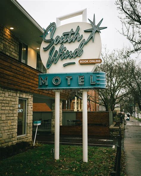 South Wind Motel Vintage Sign Columbus Ohio Editorial Stock Photo