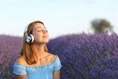 how music can affect your mood and reduce stress trendradars