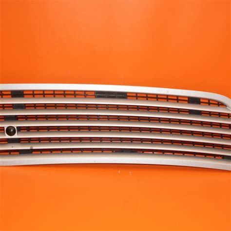 MERCEDES BENZ S550 HOOD VENT GRILLE RIGHT PASSENGER 2011 2012 2013