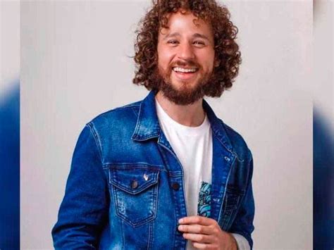 Yo al ver el rediseño de sonic pero con la voz de luisito comunica. Youtuber Luisito Comunica hará la voz en español de "Sonic"