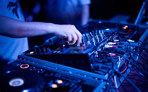 We did not find results for: Apa Itu DJ ( DISC JOKEY) ? | KUMPULAN MUSIK DEEJAY