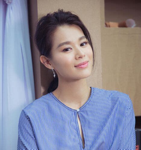 The site owner hides the web page description. 胡杏兒曬B超照片宣佈懷上二胎：豬寶寶終於加入__新浪網-北美