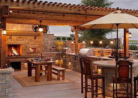 This colorful outdoor kitchen features tile countertops and a stainless. Outdoor kitchens - Ideas for Garden, Backyard and space ...