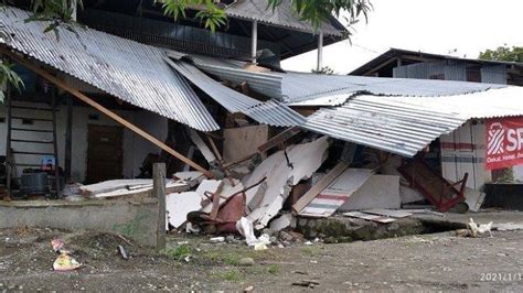 Gempa bumi bermagnitudo 6.2 mengguncang kebupaten majene, sulawesi barat pada jumat, 15 januari 2021 pukul 01. UPDATE Gempa di Sulawesi Barat, Korban Meninggal Mencapai ...
