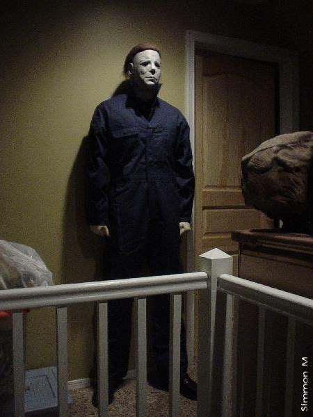 Read common sense media's halloween review, age rating, and parents guide. Michael Myers #Halloween | Horror movies scariest, Michael ...