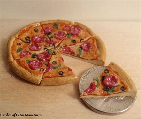 Mini Pizza Made Out Of Polymer Clay By Garden Of Eatin