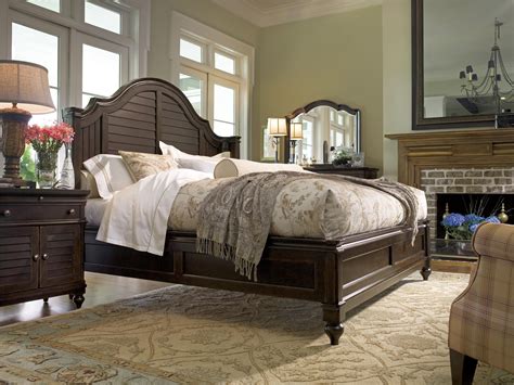 Universal Furniture Paula Deen Home Steel Magnolia Bed