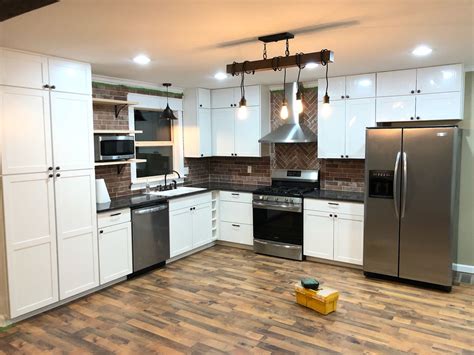 Maybe you would like to learn more about one of these? Pin by Andrea Bronkar on Garage Apartment | Kitchen ...