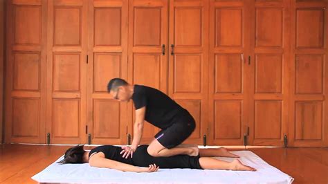 Palming Sen On The Back With Knees On Hips Reviewing Thai Massage Techniques With Kam Thye