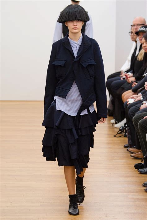 Girl In A Box Spring 2015 Ready To Wear Comme Des Garçons Comme Des