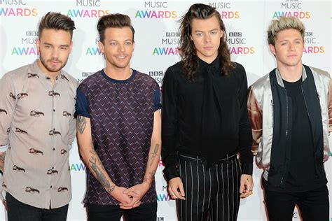 Simon Cowell Considers A One Direction Reunionwithout Harry Styles