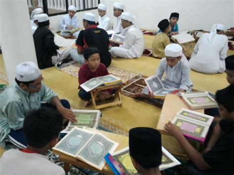 Pesta Beribadah Bermula Jom Dekati Al Quran ~ K R I S T A L T A S N I M
