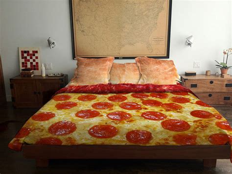 20 Funny Bed Sheets That Will Make All Your Dreams Come True