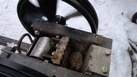 Crusher mounted in a roll cage. Homemade Rock Crusher Plans / Fixed Crusher Is A Stone Crusher Equipment / I had several 5 ...