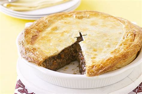 Qeema shimla mirch recipe by chef haya ali. Family mince pie