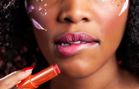 13 Best Lipstick Shades Colors For Dark Skinned Women