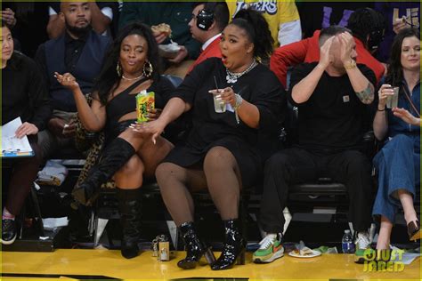 Lizzo Bares Her Thong While Twerking At The Lakers Game Photo 4400602 Photos Just Jared