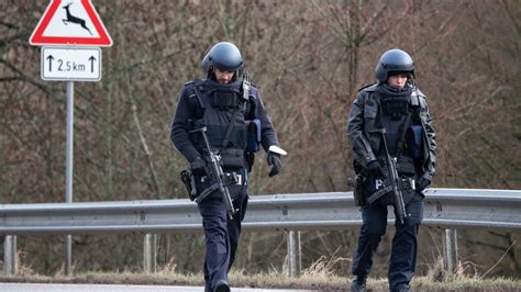 Tote Polizisten In Rheinland Pfalz Debatte Um Konsequenzen