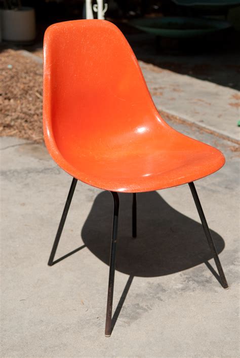 Vintage herman miller fiberglass dsw shell chair. heygreenie: Vintage HERMAN MILLER Orange Fiberglass EAMES ...