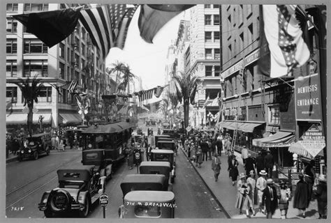 Broadway And 7th Looking North On A Busy Day In 1925 Rvintagela