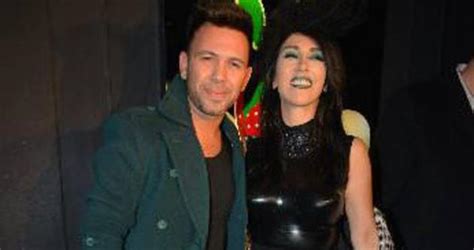 Check spelling or type a new query. Hande Yener: Rihanna'ya imza verdim - Son Dakika Magazin ...
