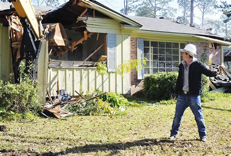 How Extreme Makeover Home Edition Reboot Will Avoid Foreclosure