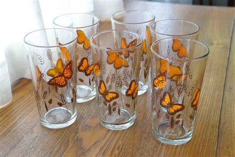 Sweet Drinking Glasses With Wheat And Butterfly Designs
