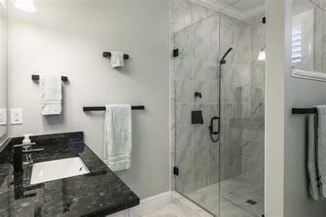 Hotels With Walk In Showers Bathroom Mirror Ideas