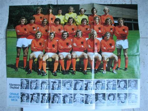 In 1980 was er de tweede deelname aan het ek. Nederland WK Voetbal 1974 - NOS Radioverslag met originele poster Nederlands Elftal - zeer ...