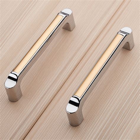 Falkenberg brass contemporary handle pulls will add sophistication and style to any drawers or cabinets. Modern Kitchen Door Handles Cabinet Wardrobe Cupboard Knob ...