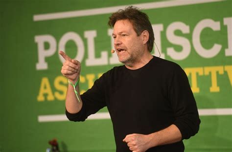 Politischer aschermittwoch der afd in osterhofen: Politischer Aschermittwoch: Habeck sieht gefährliche ...