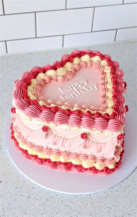 Vintage Inspired Lambeth Cakes Thatre So Trendy Pink Heart Buttercream Birthday Cake