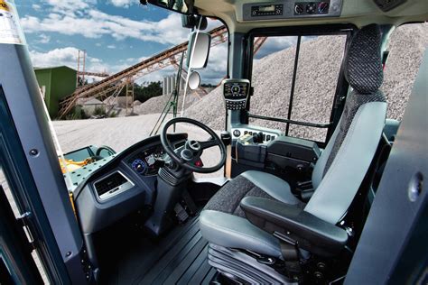 Hyundai Launches 5 Hl900 Series Wheel Loaders With More Power New Cab