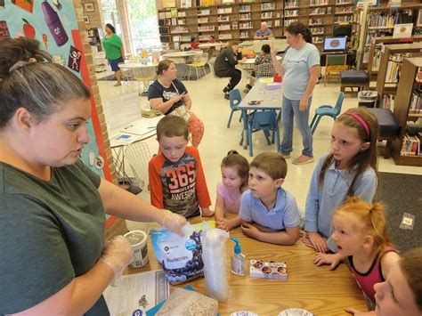 2 LSU AgCenter visitors go to Bogalusa Branch Library for storytime