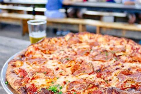 Best Pizza In Austin Pizza Shops With The Best Slices In Town Thrillist