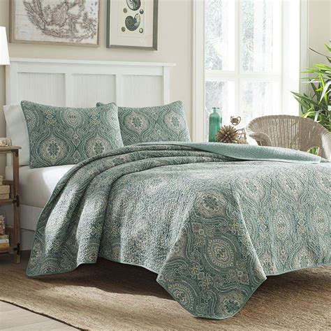 The tommy bahama home island estate martinique 8 drawer double dresser is designed with plenty of storage space. Tommy Bahama Turtle Cove Quilt Set from Beddingstyle.com ...