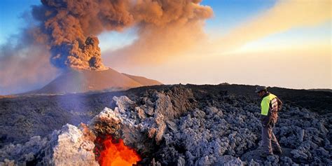 Mount etna, or etna, is an active stratovolcano on the east coast of sicily, italy, in the metropolitan city of catania, between the cities of messina and catania. Voyage à la découverte des volcans de Sicile : 8 jours et 7 nuits