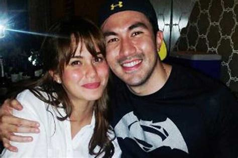 Cлушайте онлайн и cкачивайте песню macky mathay s wife posted cryptic messages on angelina chesca at sam boto kay macky para sa kanilang mommy sunshine love thy chika. Yearender 2016 - Part 2: A Controversial Relationship And ...