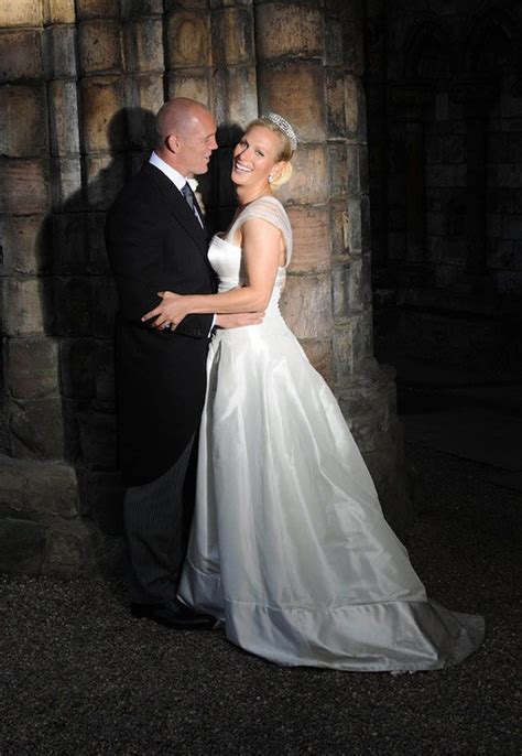 Zara Phillips And Mike Tindall In Scotland Royal Wedding Gowns Royal Wedding Dress Zara