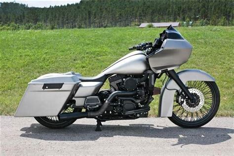 Find the best harley wheels to improve the look and performance of your motorcycle! Custom Road King with 80 spoke RWW Ridewright Wheels #20 ...