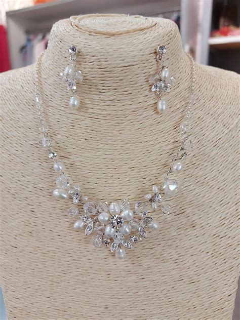 Parure Collier Et Boucles Doreille En Perles Et Cristal