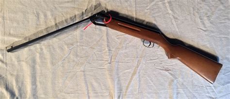 Be certain the gun is unloaded before cleaning. SLAVIA MODEL 620 CZECHOSLOVAKIAN .177 CALIBRE AIR RIFLE