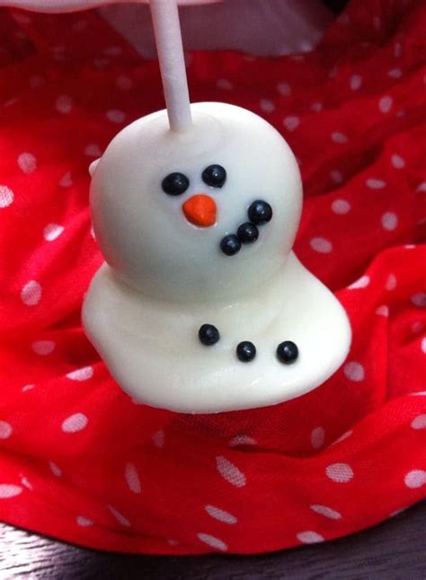 You can then decorate your christmas cake with one of our amazing designs below. melted snowman cake pop. Cute Christmas cake pop idea ...