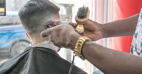 Hair Stylists And Barbers In Toronto Are Urging Each Other To Stop