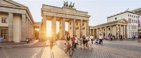 Know About Brandenburg Gate: Architectural Attraction of Berlin ...