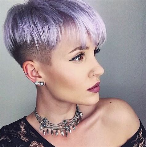 Looking for short hairstyles for women with straight hair? 10 Trendy Bowl Cuts and Styles - crazyforus