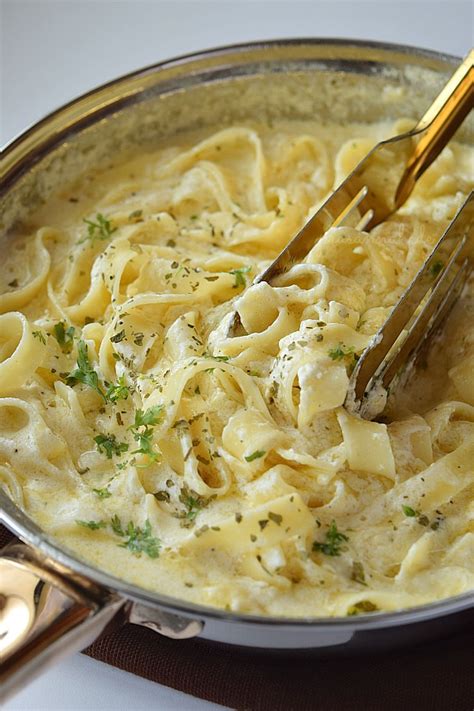 Remove from heat and stir in parmesan. Fettuccine Alfredo (Olive Garden Copycat) - Savory Bites ...