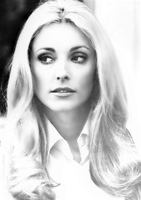 pin by christy huffman phillips on sharon tate née le 24 janvier 1943 sharon tate tate