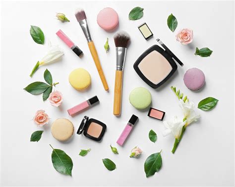 5 Natural Organic Makeup Products To Try Right Now